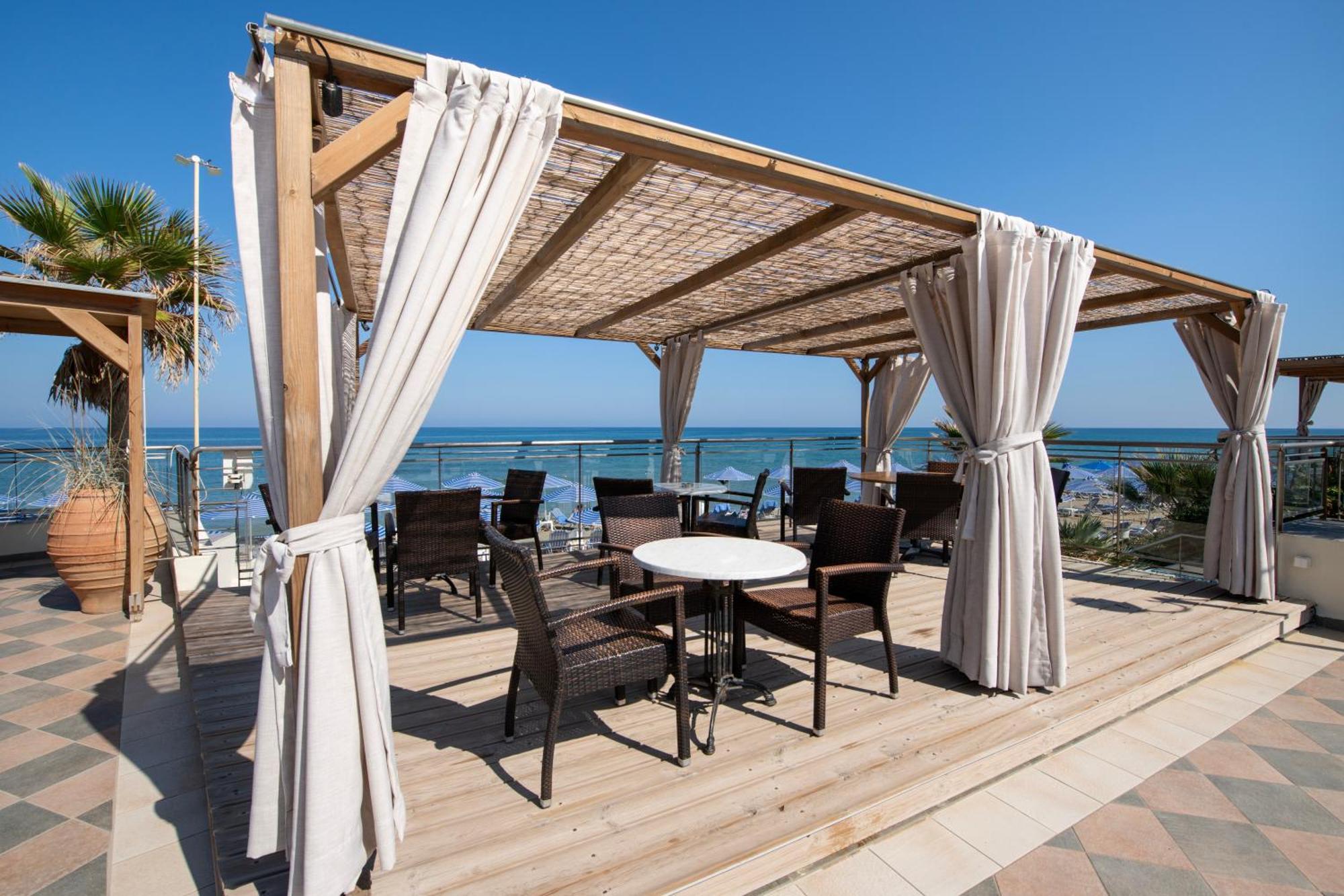 Hydramis Palace Resort